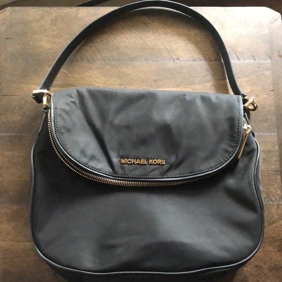 Michael Kors Handbags - Michael Kors Black shoulder/crossbody